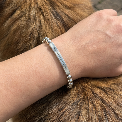 「Dogs Make Everything Better」メッセージブレスレット（シルバー）